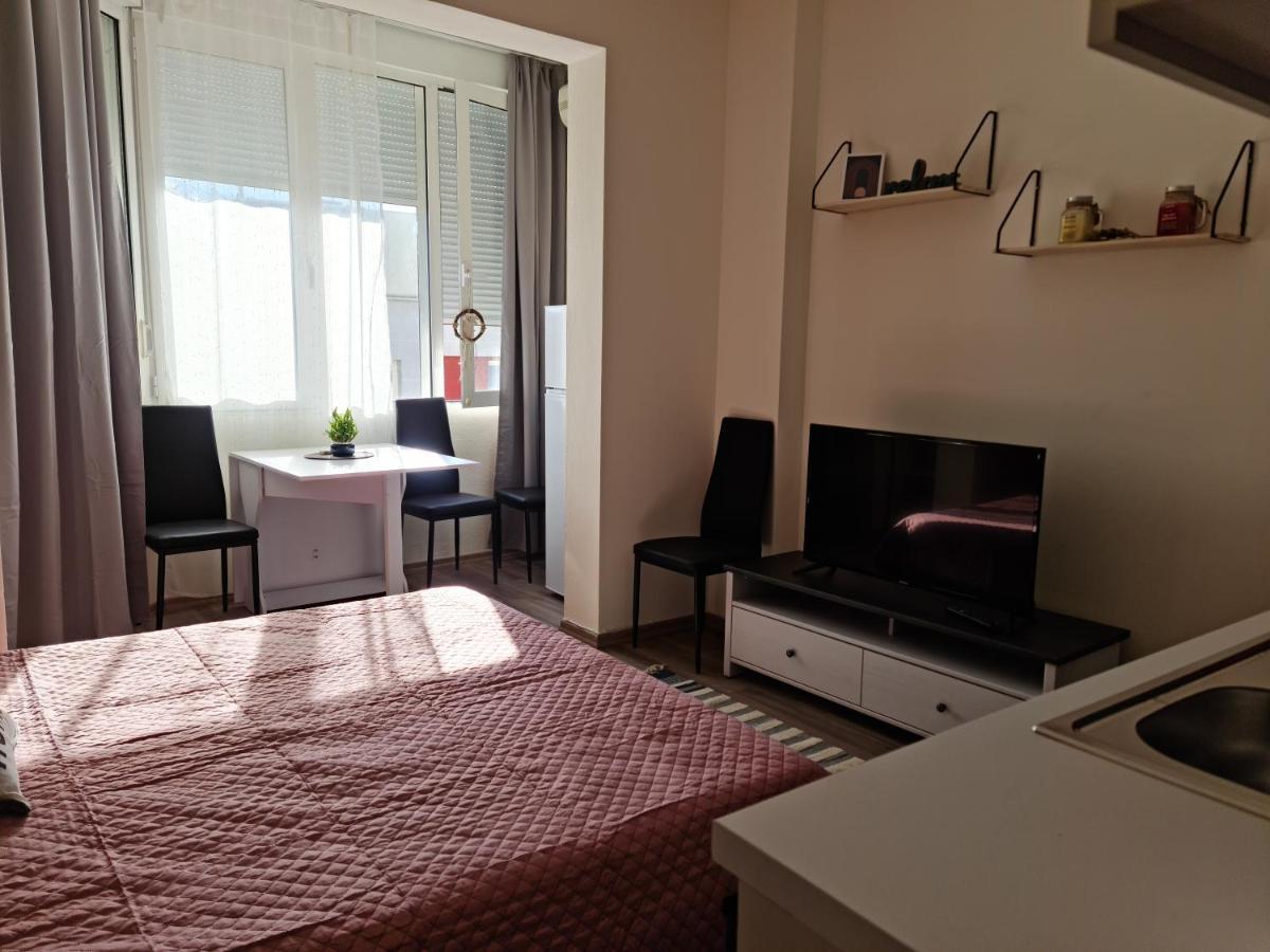 Apartament Lovely One Bedroom In Tirana