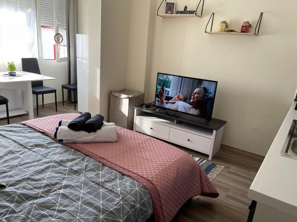 Lovely One Bedroom In Apartament